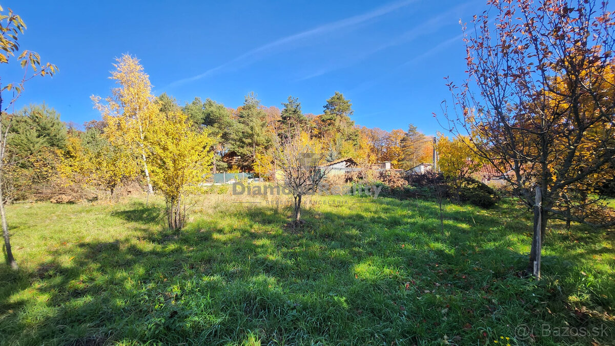 Krásny slnečný pozemok s úžasnými výhľadmi - PREDAJ - 3