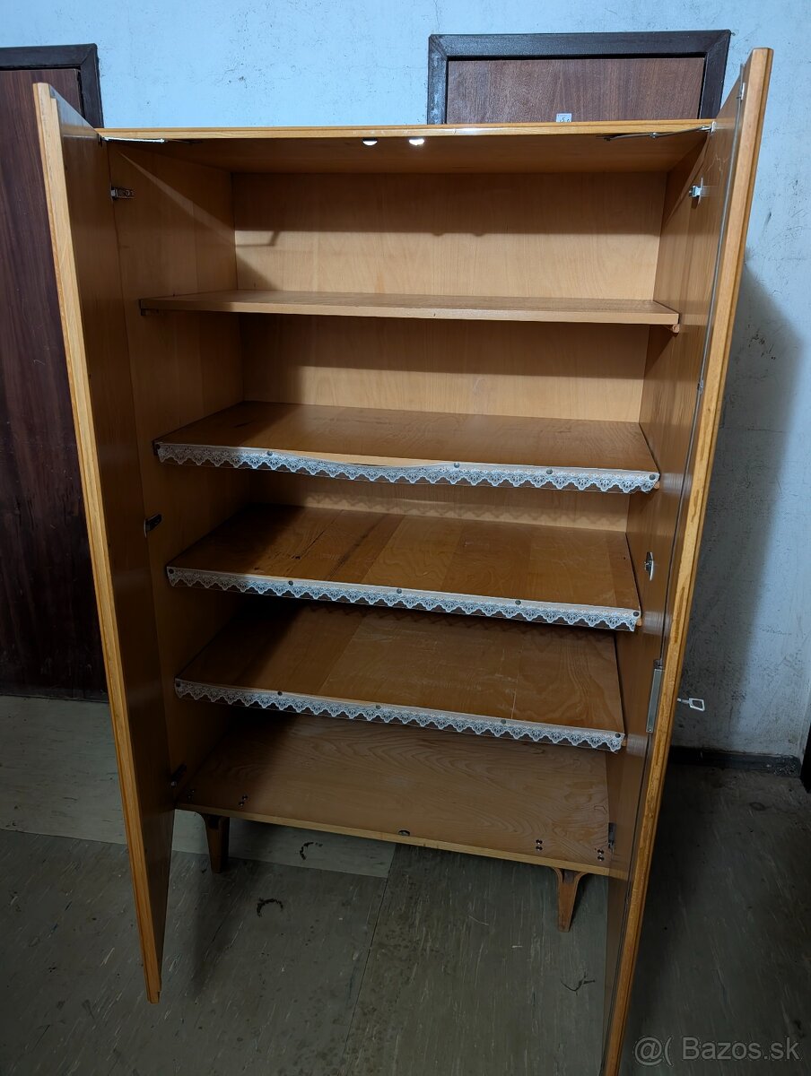 Skriňa Tatra nábytok Pravenec retro starožitnosť - 3