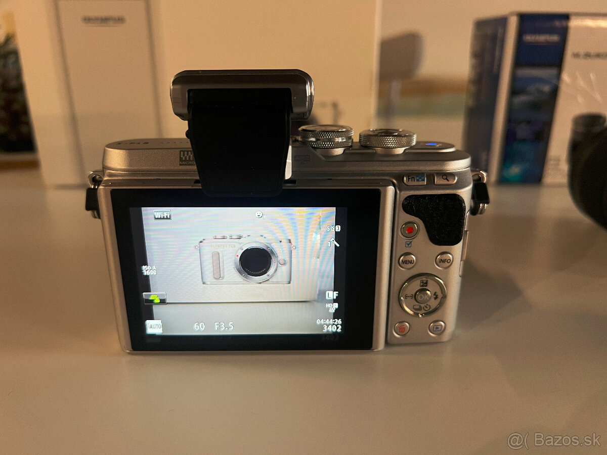 Olympus PEN E-PL8 - 3