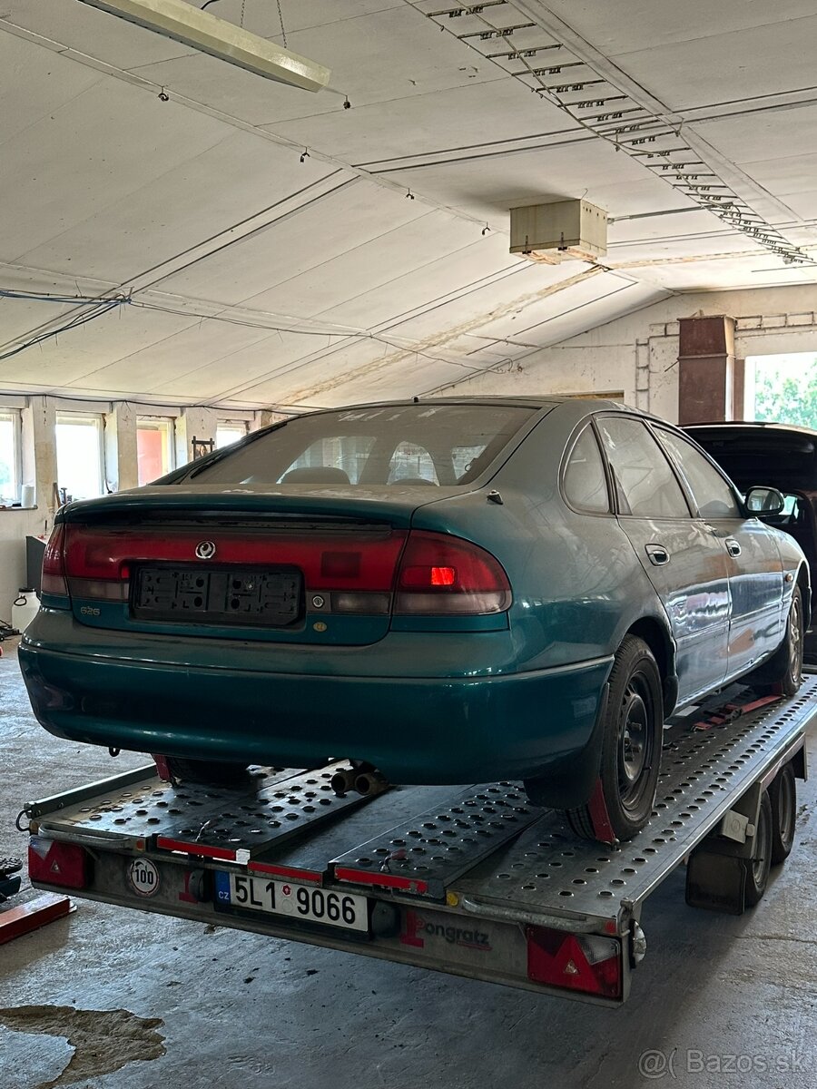 Mazda 626 2.5 V6 - náhradní díly - 3