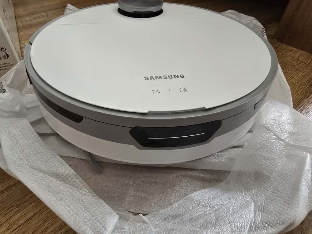Predam roboticky vysavac Samsung Jet Bot VR30T80313W - 3