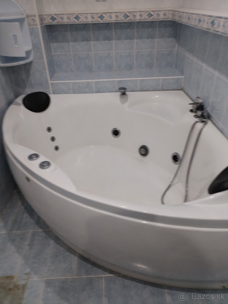 Rohová hydromasážna vaňa - 3