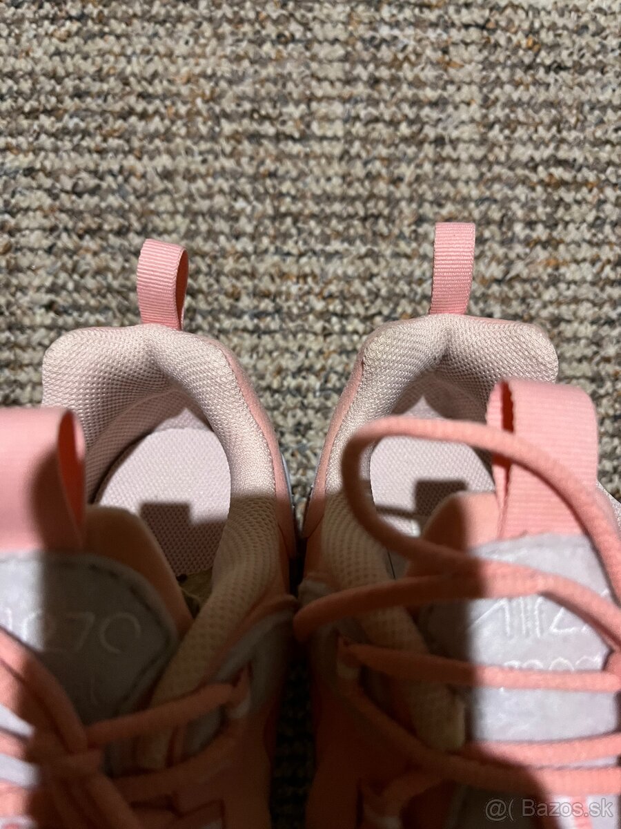 Nike Air Max 270 React, velikost 38 - 38,5 - 3