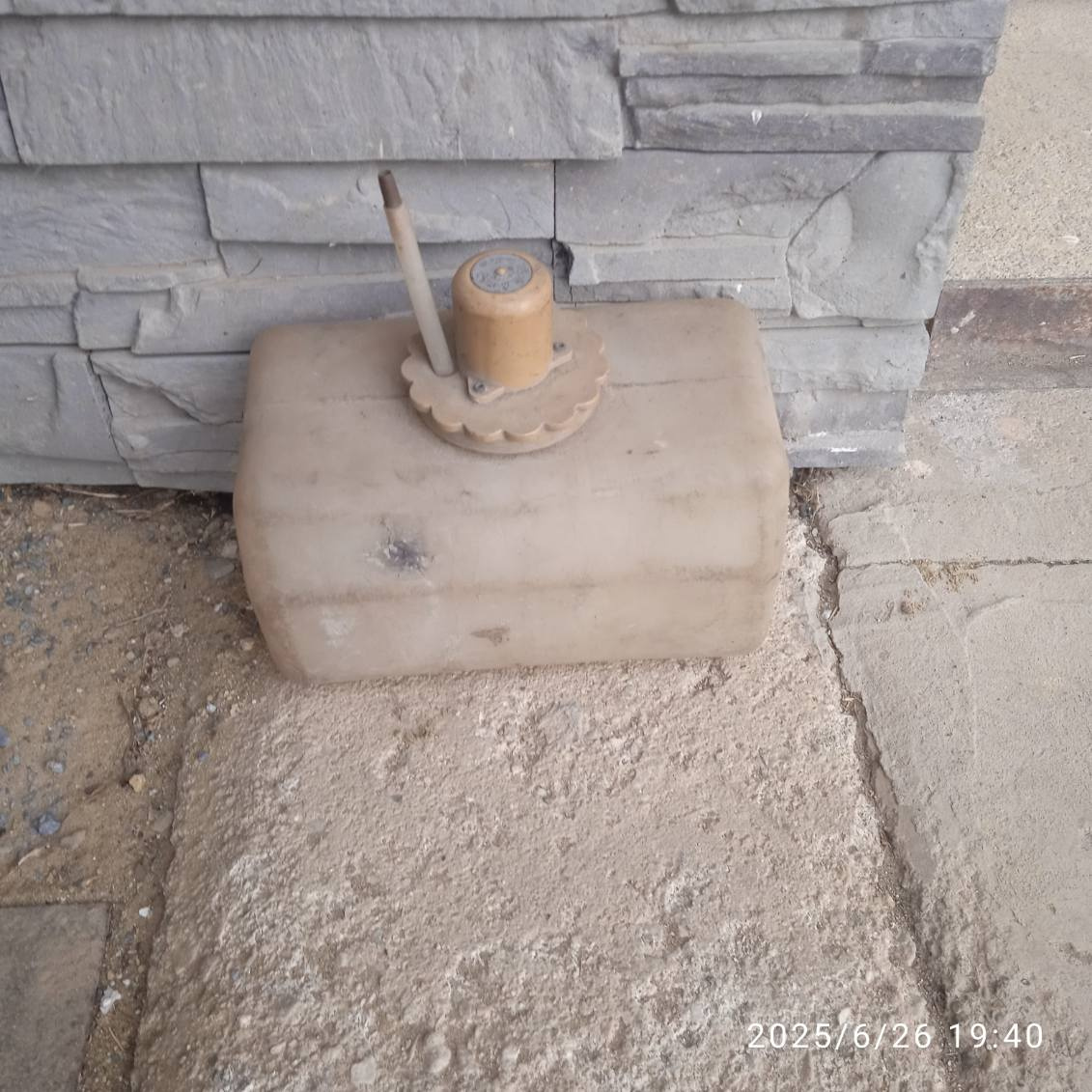 Ostrekovacia nádrž. - 3