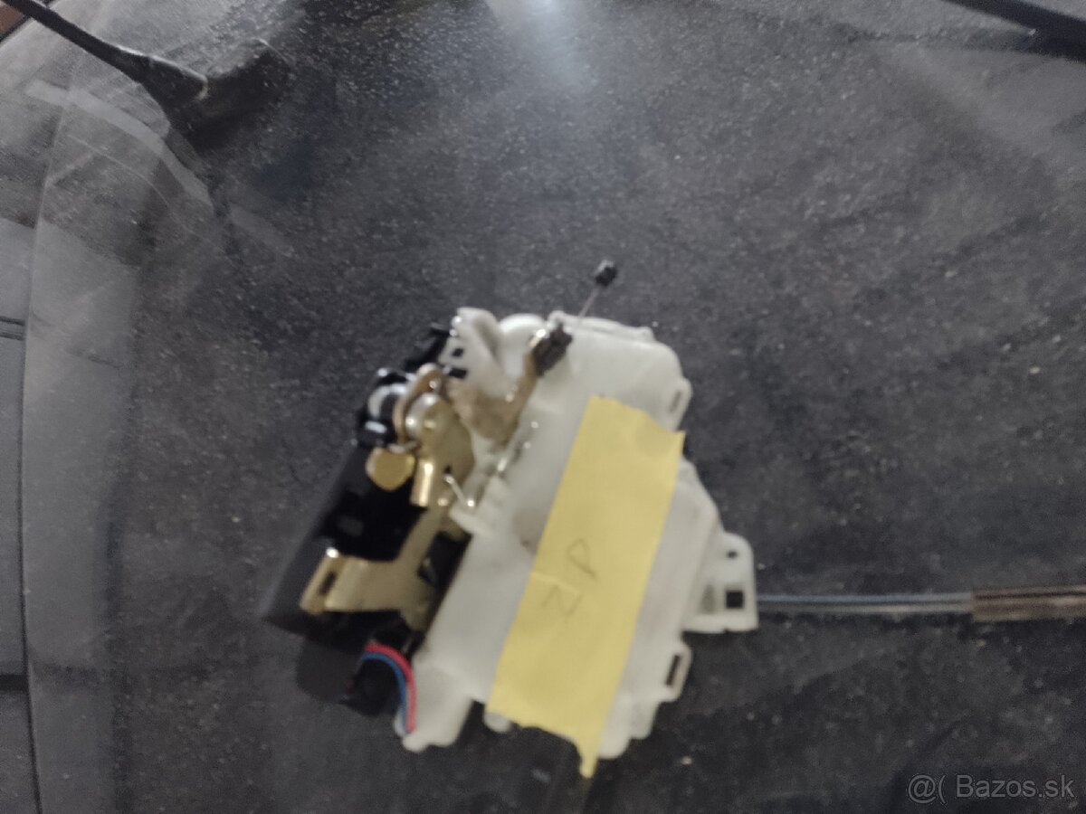 Zámok dverí ,škoda Superb - 3