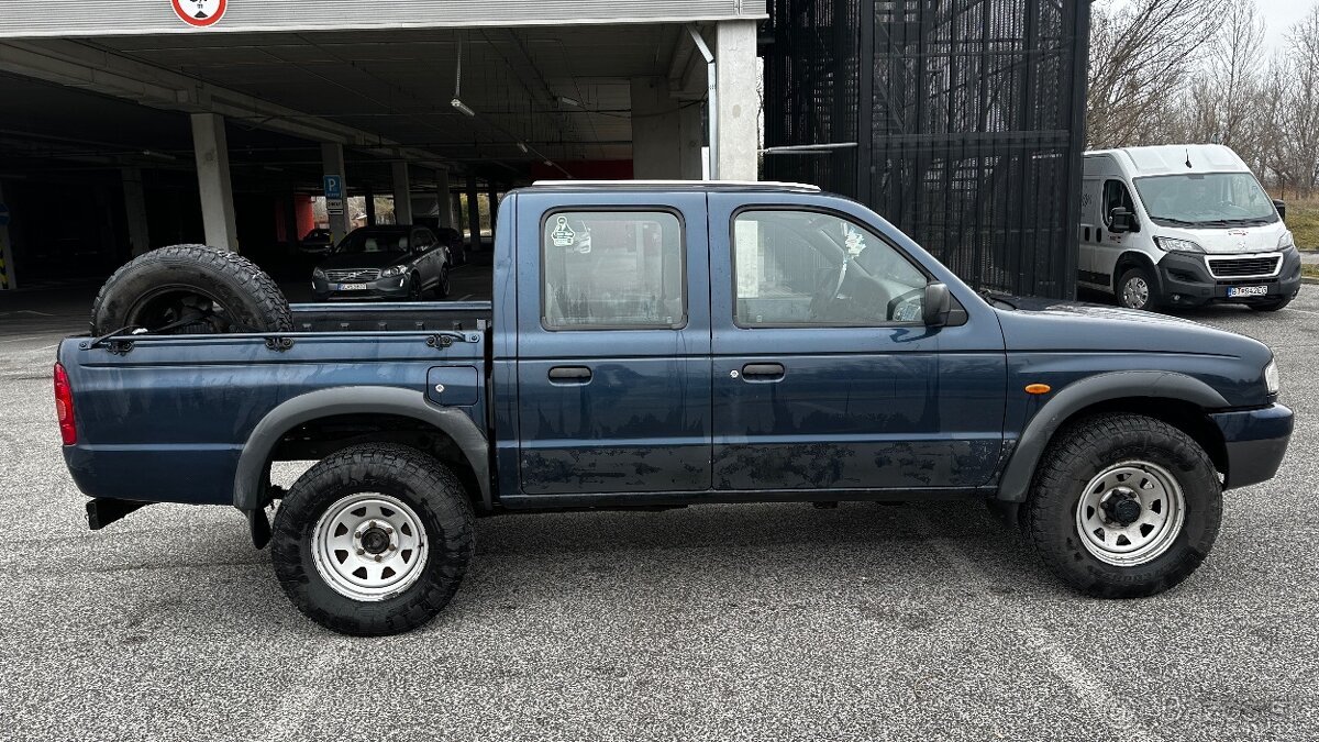 Mazda B2500 pickup pick-up offroad