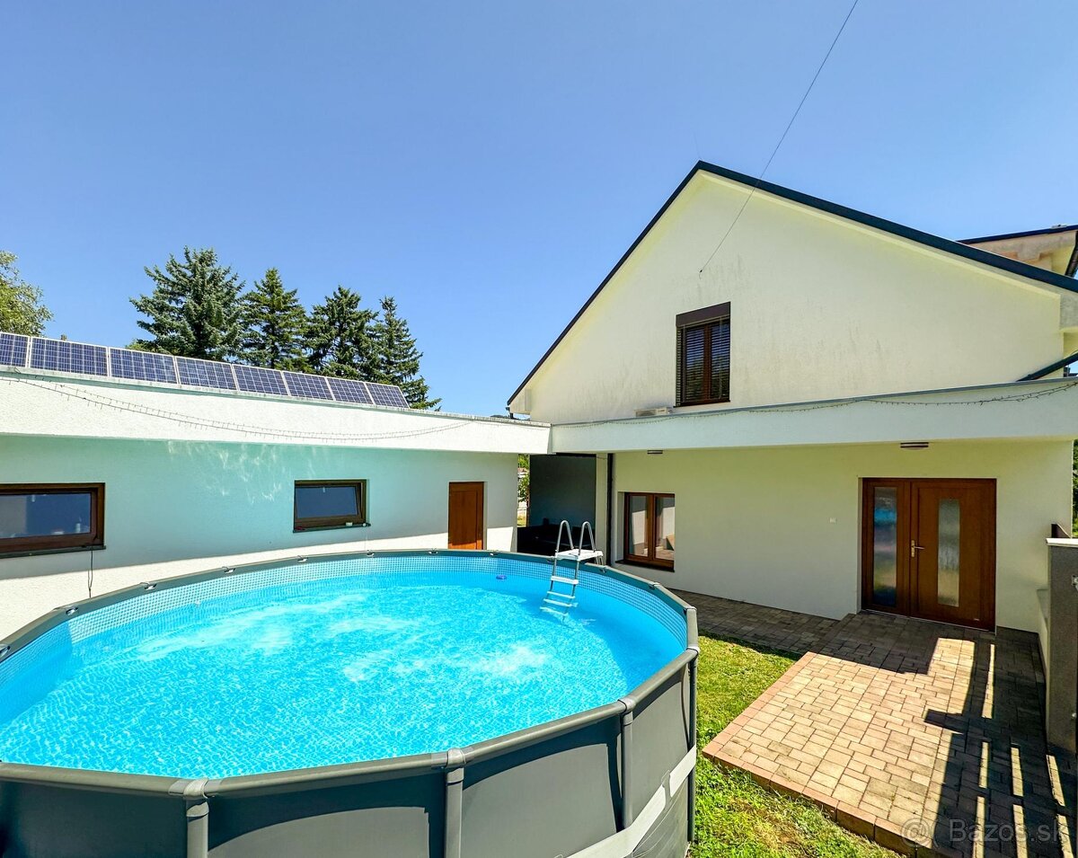 Krásny rodinný dom v meste Žarnovica (ul. P. Jilemnickéh - 3