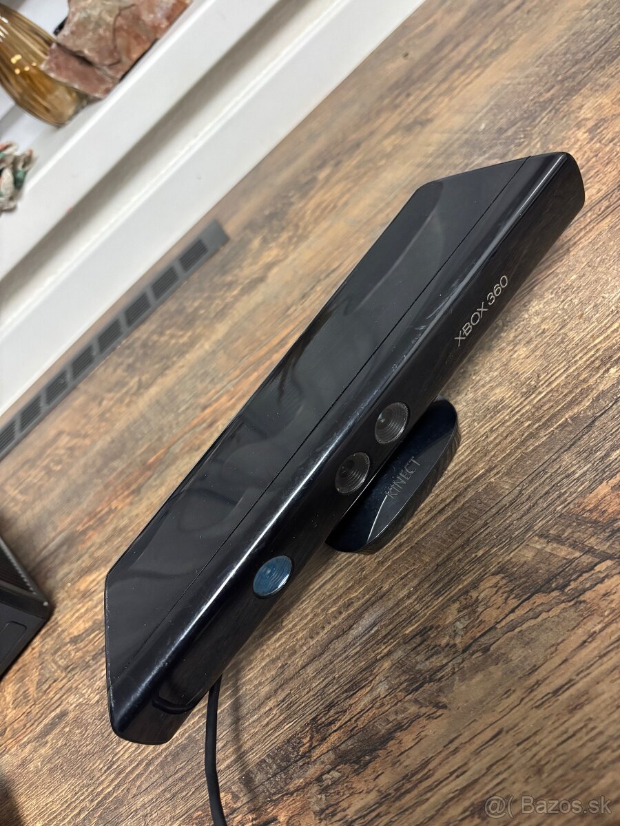 Predám xbox 360Slim kinect - 3