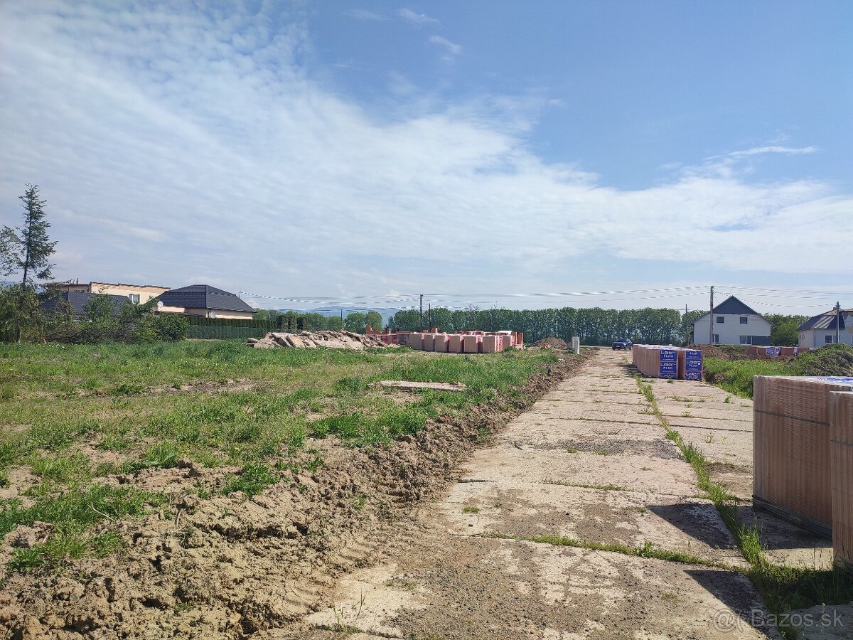 Predaj 3 pozemkov v obci Hnojné - 3