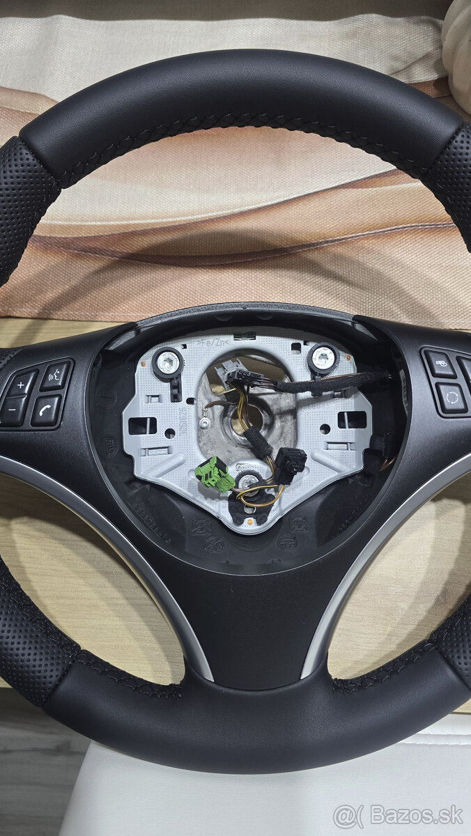 VOLANT BMW E90 E91 E92 E93 E87 E82 E84 sport - 3