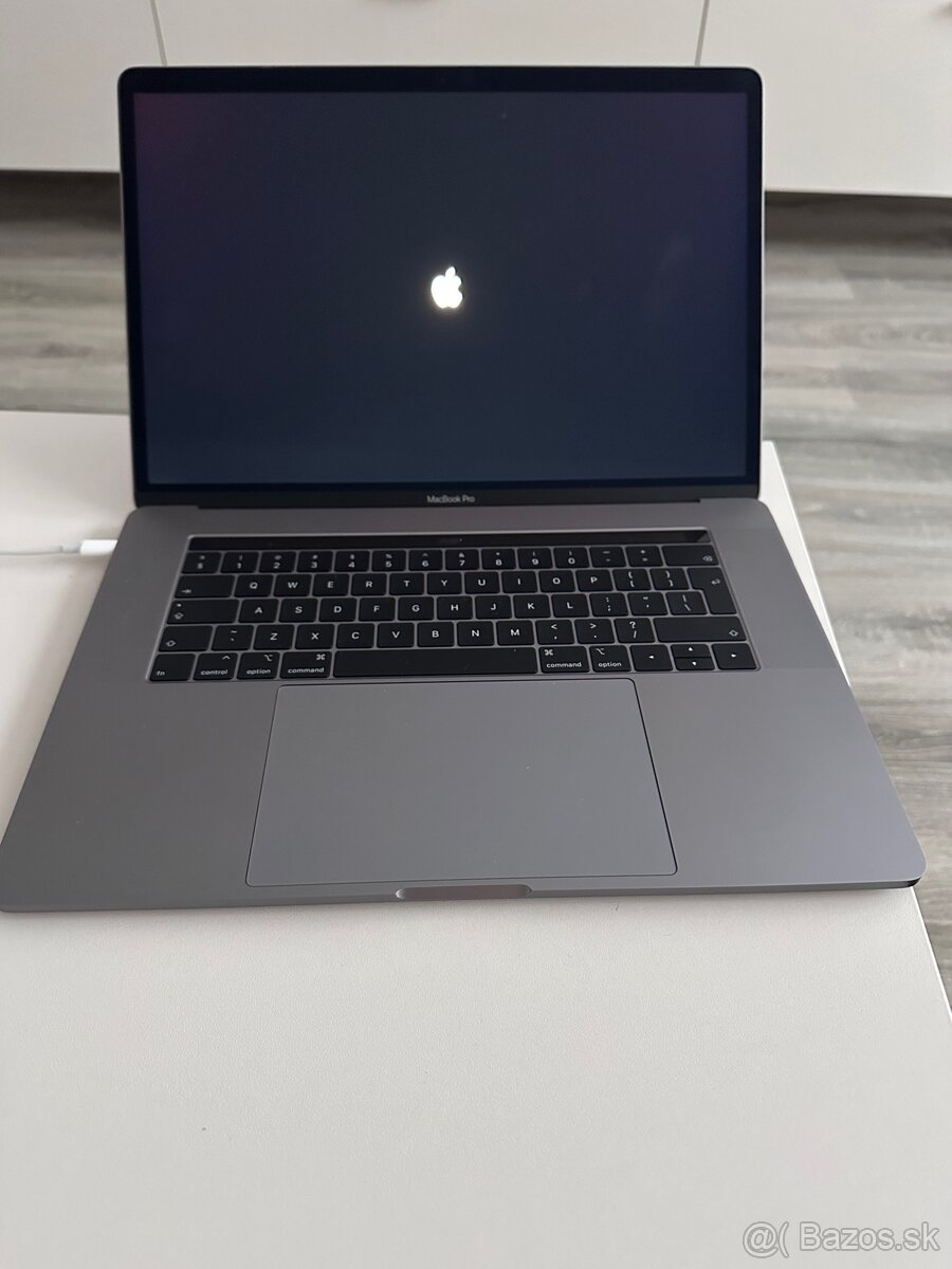Apple MacBook Pro 15″– TOP stav - 3