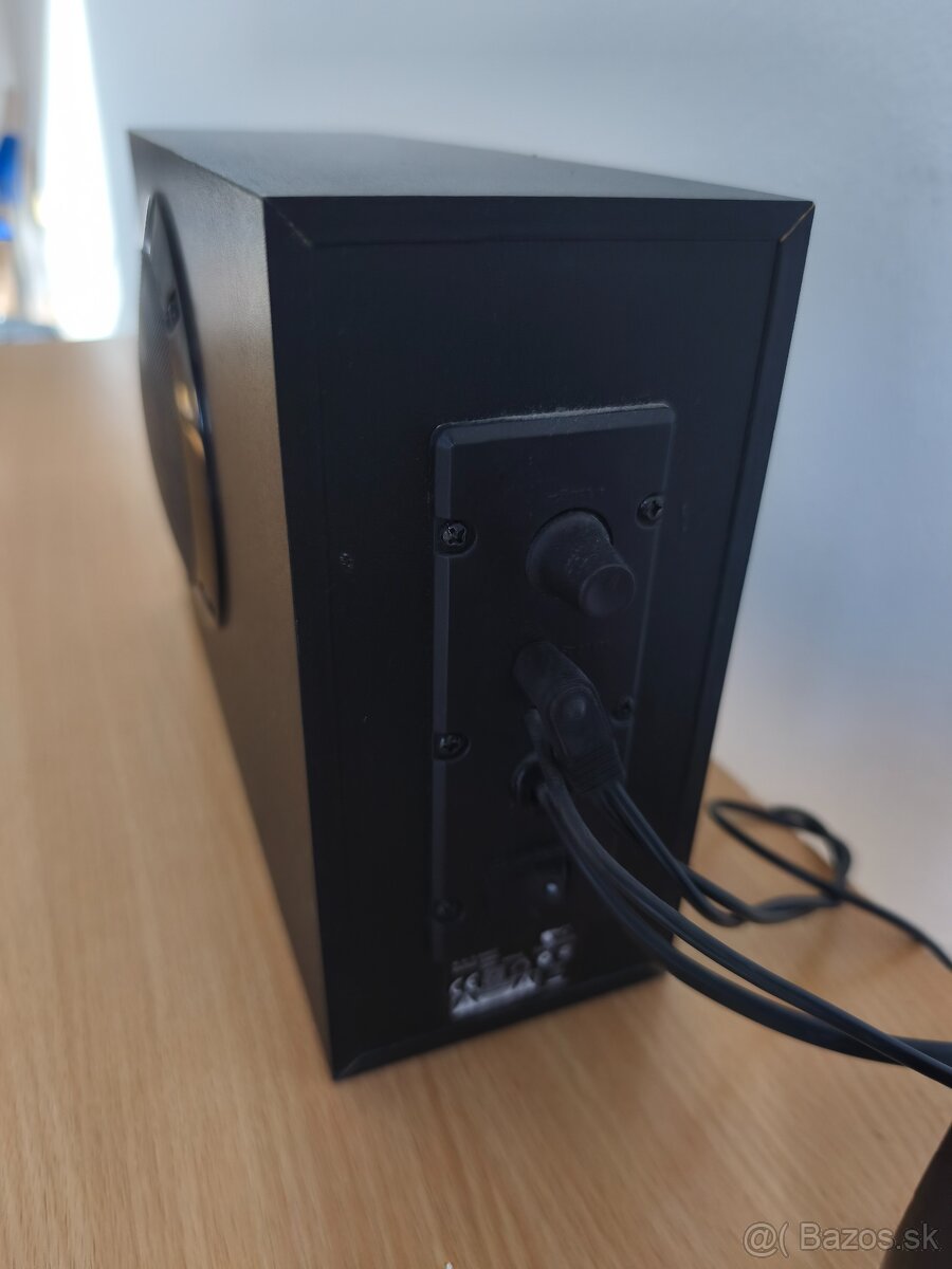 Logitech S220 2.1 PC reproduktory - 3