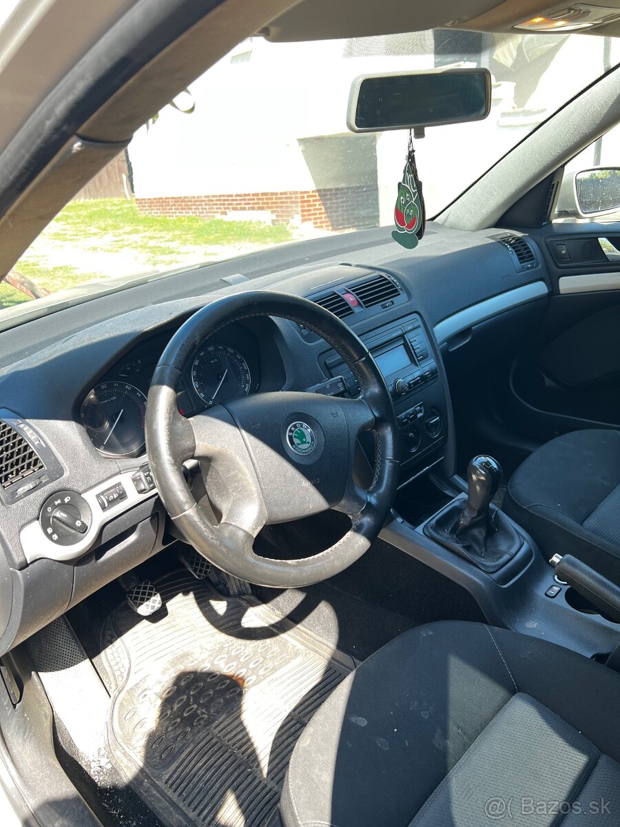 Škoda octavia 2 combi nahradne diely - 3