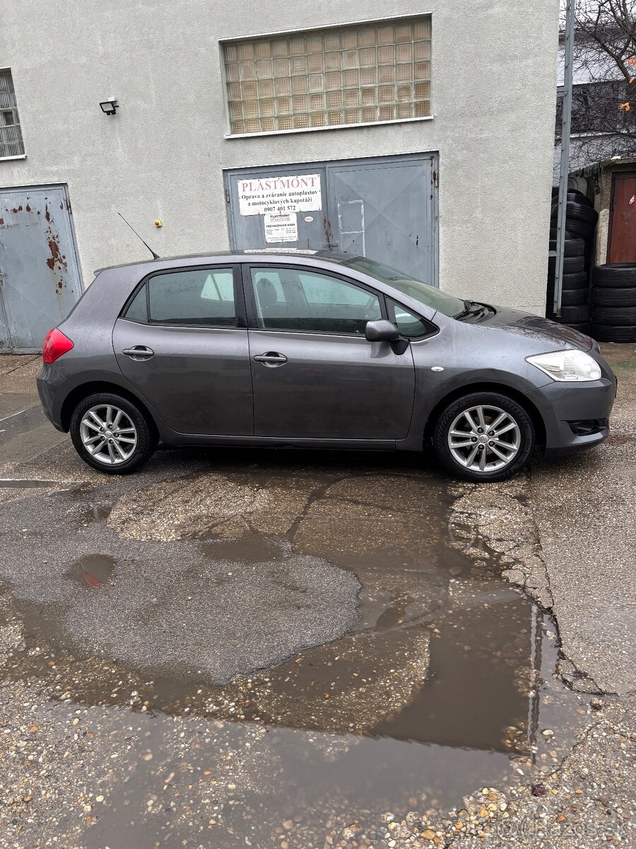 Toyota Auris 1.6 benzín 91kw - 3
