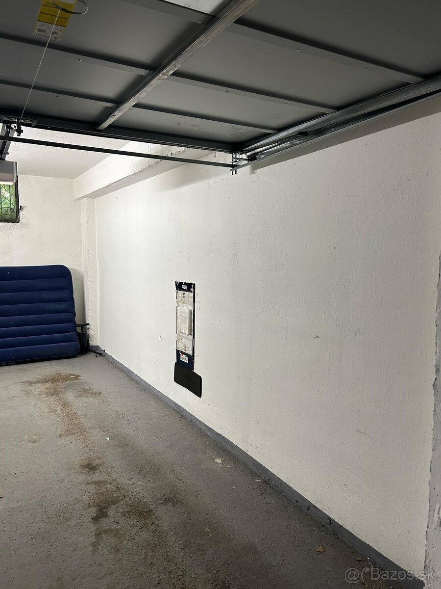 Garáž Pionierska - 3