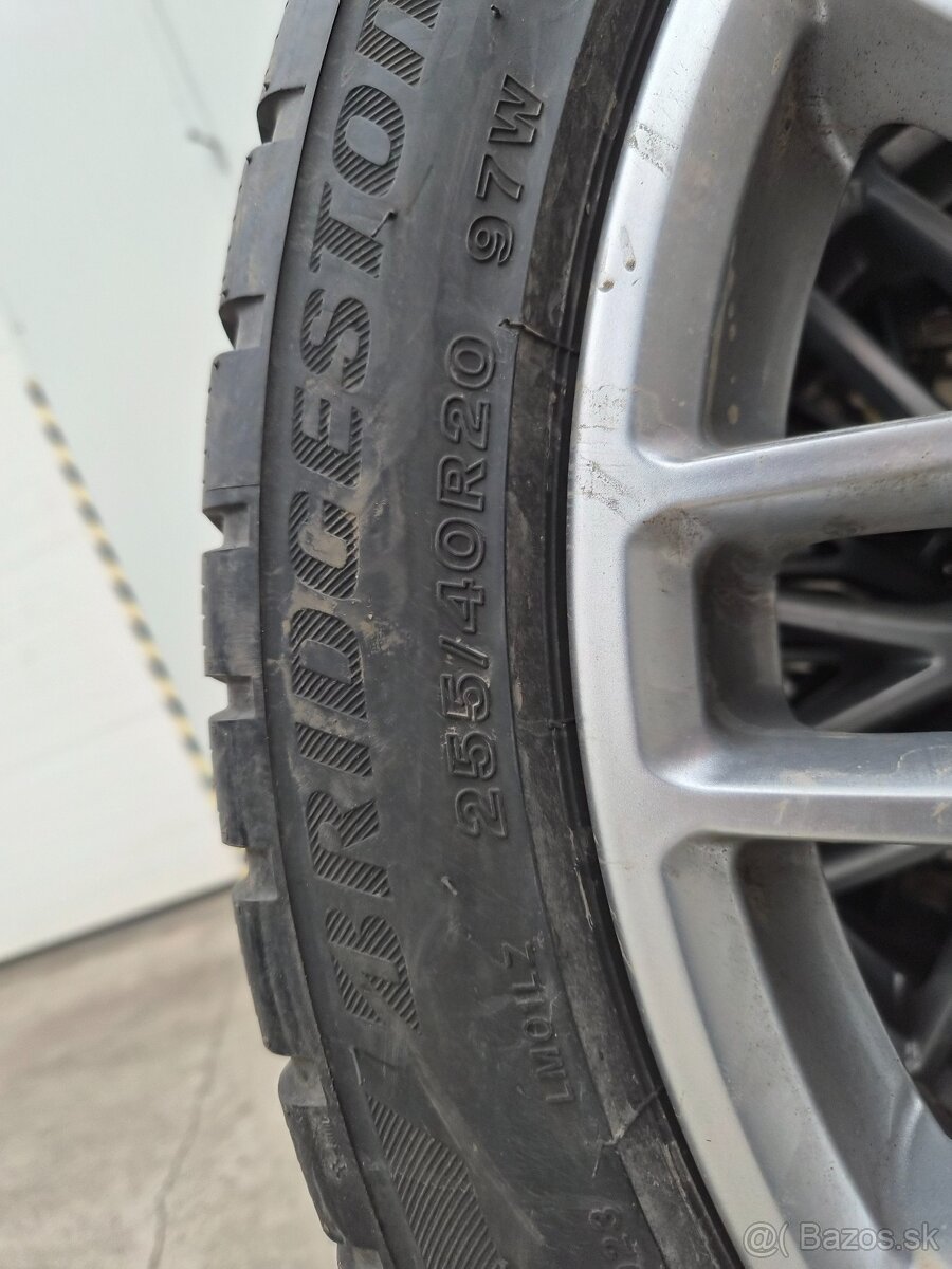 Brigeston 255 40 r20 - 3