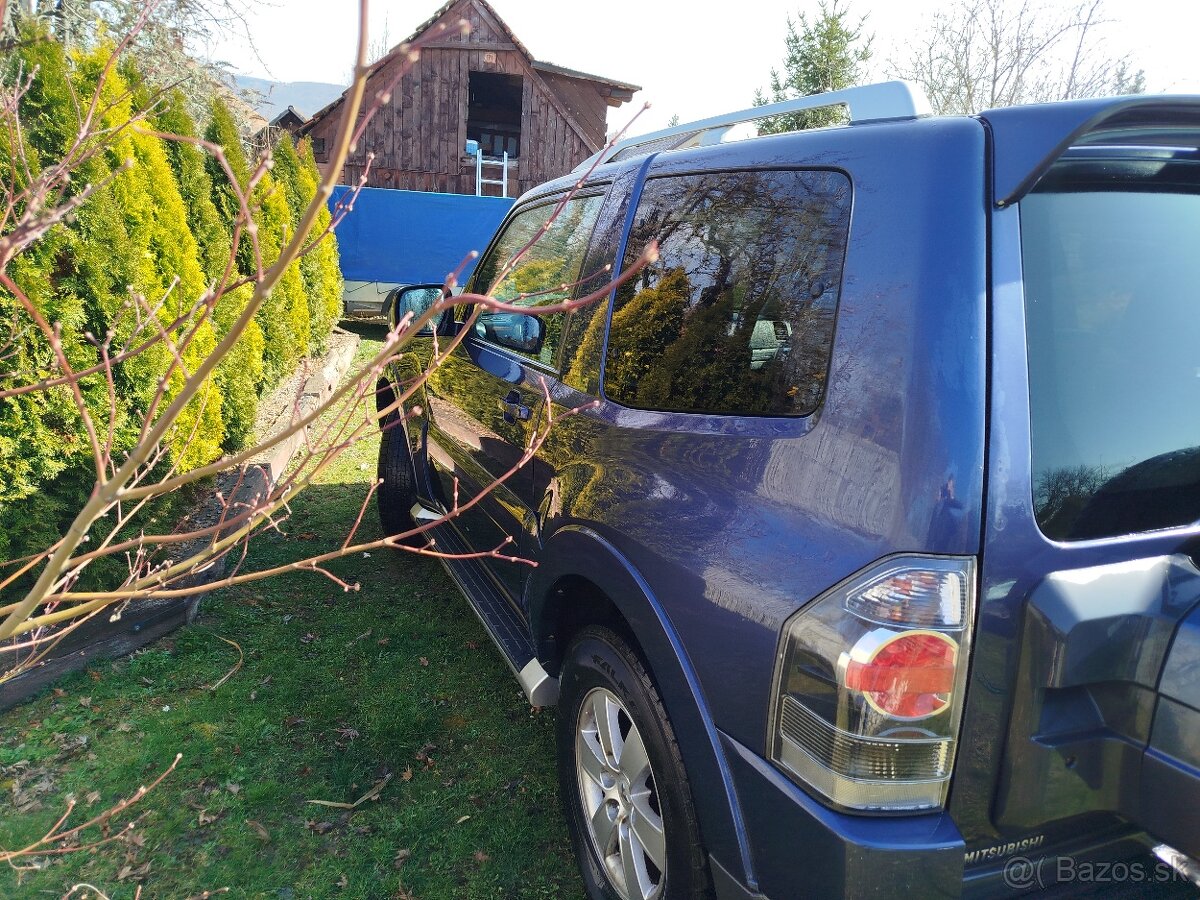 Mitsubishi Pajero IV - 3