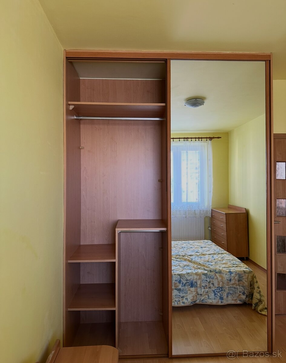 Vstavaná skriňa - 3