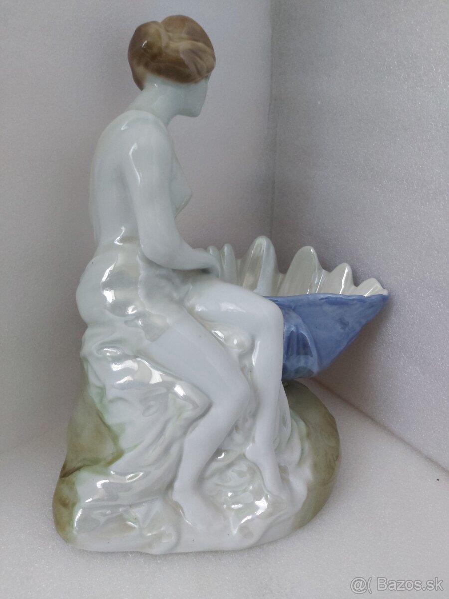 Dáma s mušlou. - 3