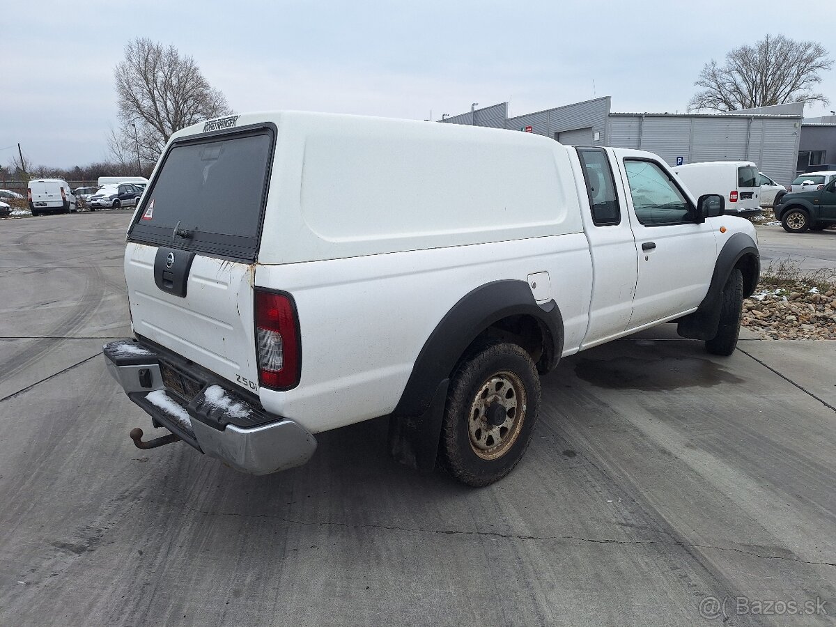 NISSAN NAVARA 2,5TD 4X4 KLÍMA ŤAŽNÉ 2006 ROK - 3