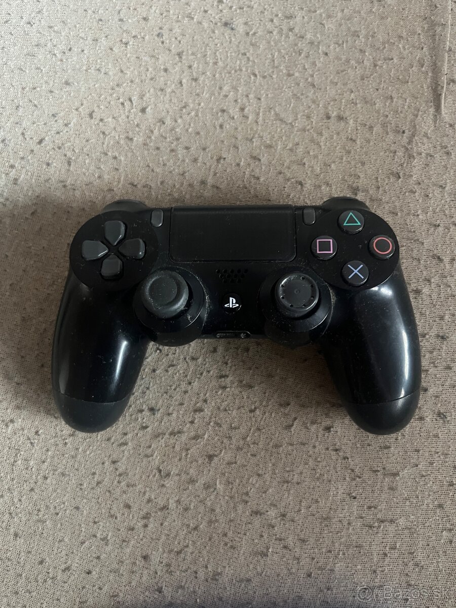 Nhl 23 plus dva ovladace - 3