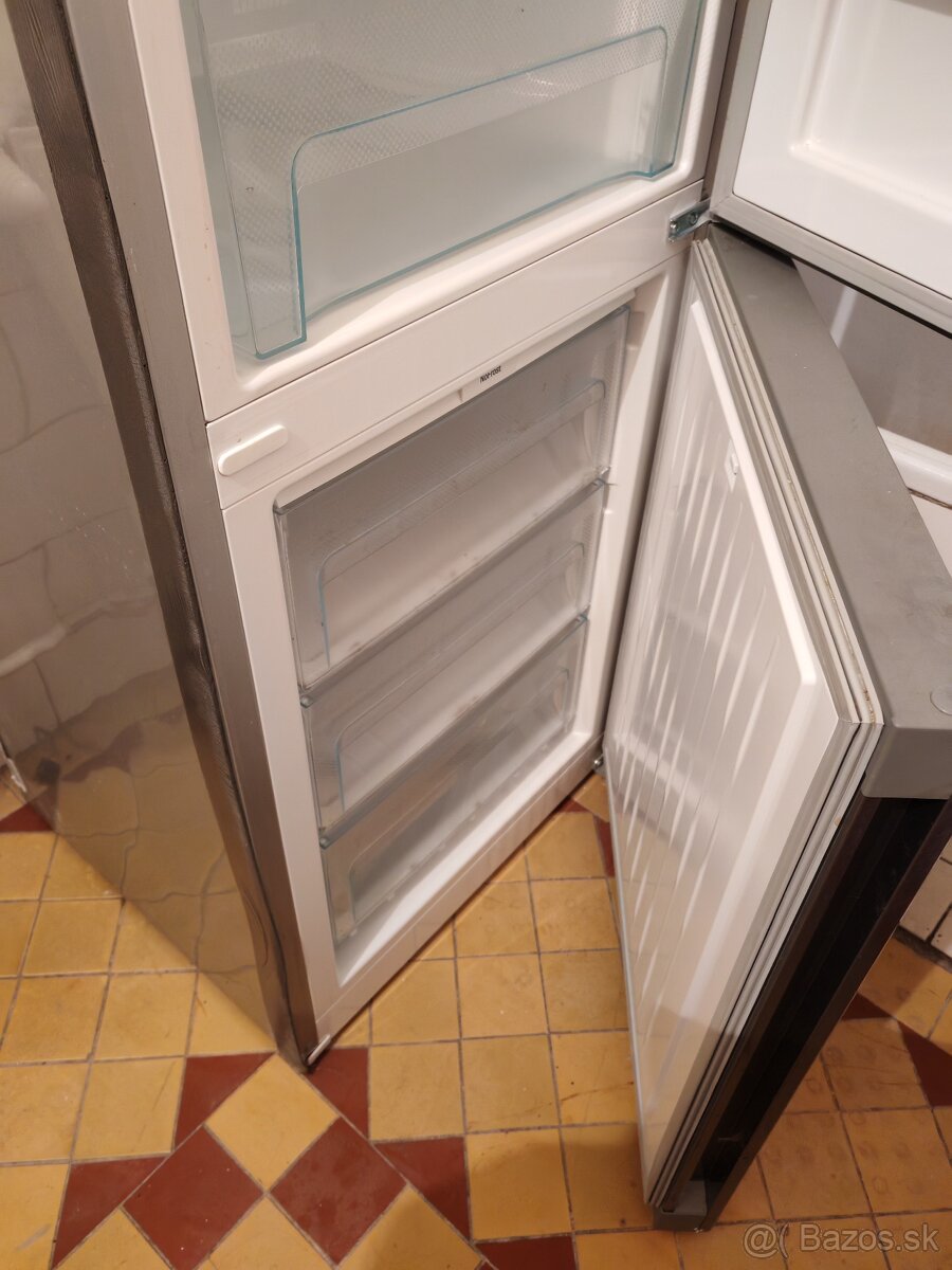 Predám chladničku s mrazničkou - 3