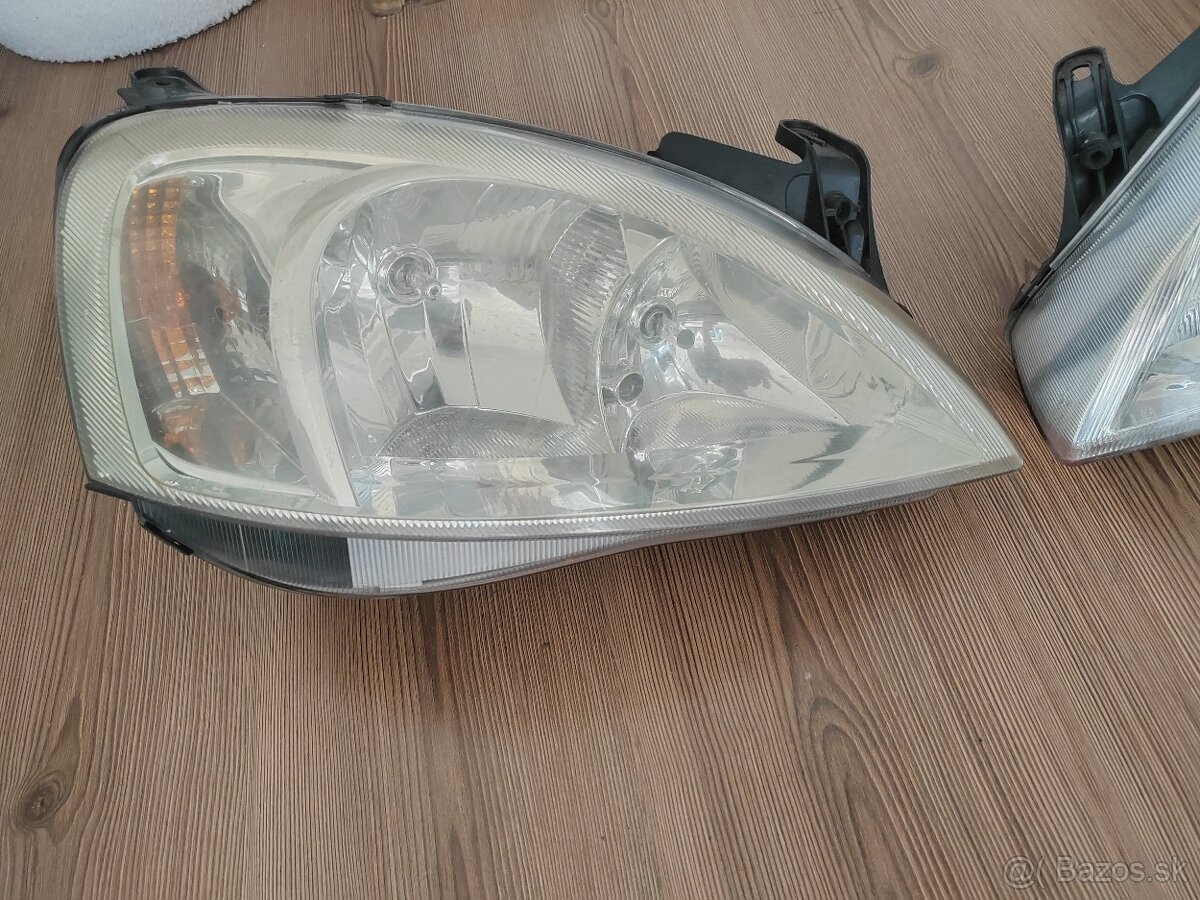 Opel Corsa C predné svetlá - 3