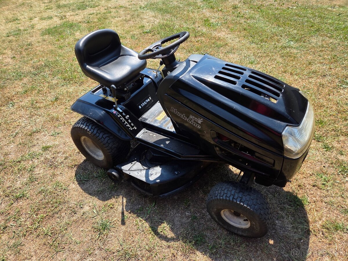 Zahradní traktůrek MTD B 125/96T - 3