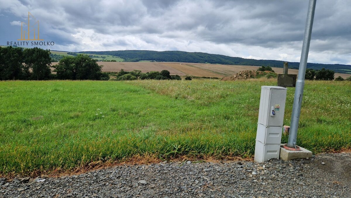 POZEMOK na výstavbu RD 1013 m², HANKOVCE - 3