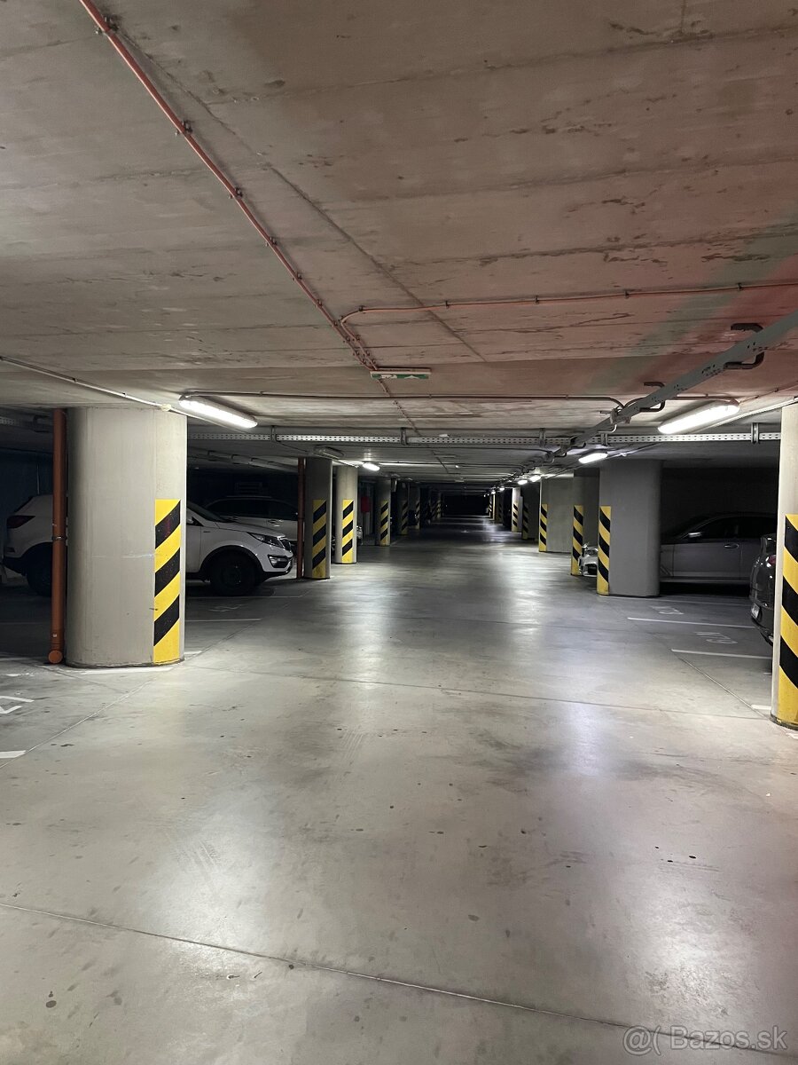 Parkovacie státie v nadzemnej garáži Bajkalská - 3