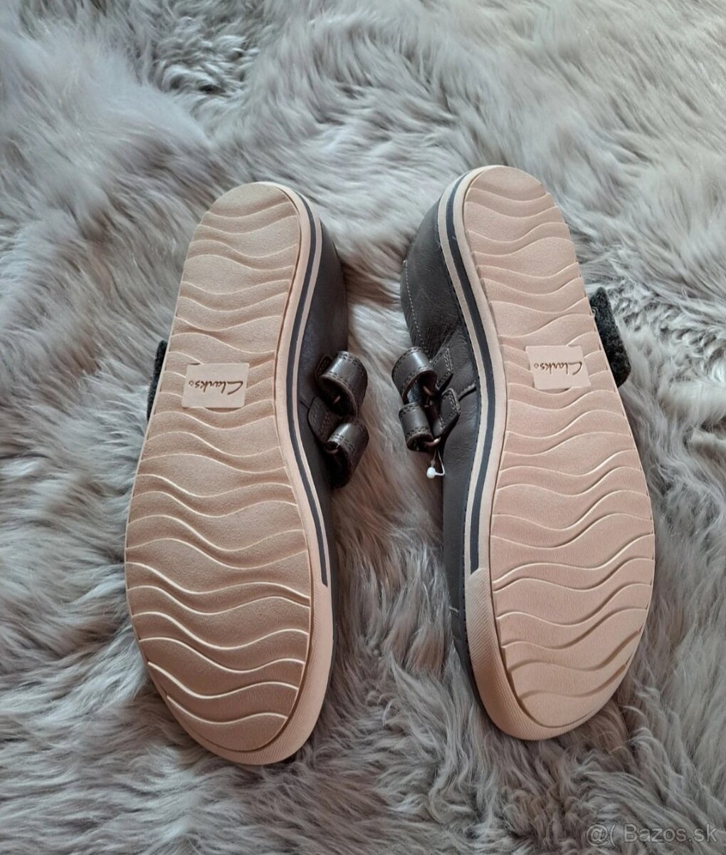 NOVE Celokozene sportove baleriny Clarks. V.38 - 3