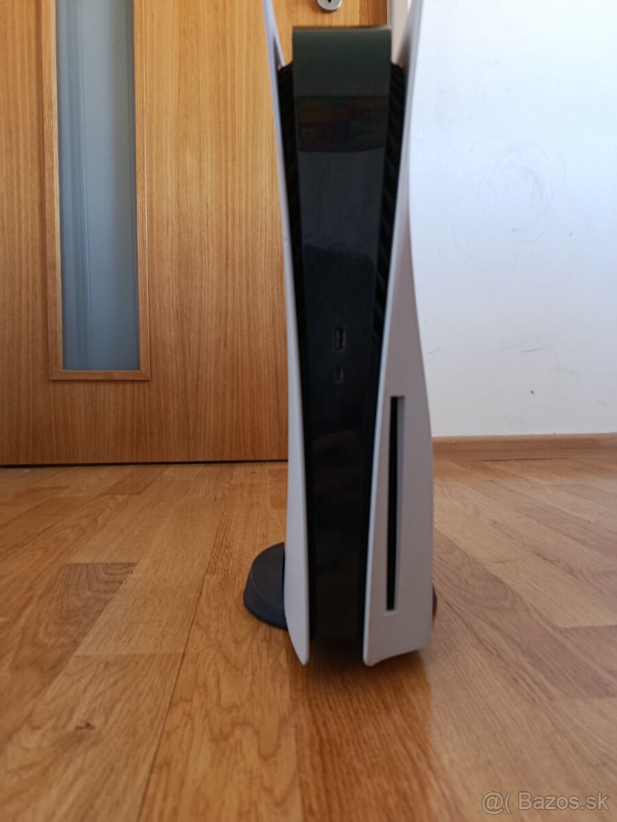 Predám PlayStation 5 + hry + príslušenstvo - 3