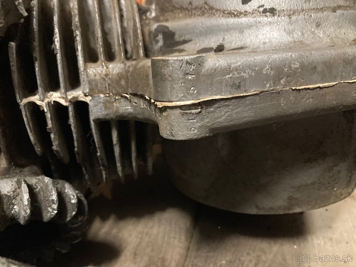 Motor jawa 250/11 - 3