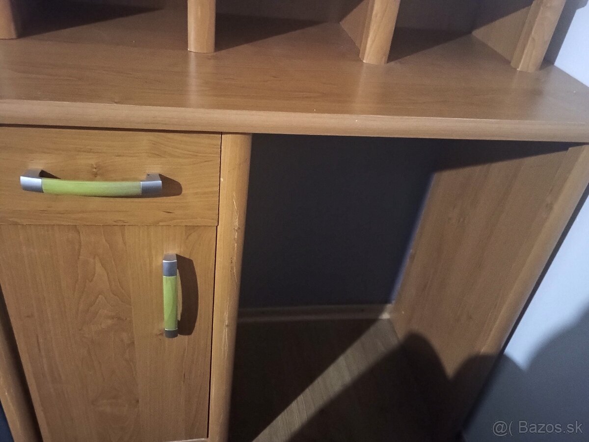 Kozmeticky stolik - 3