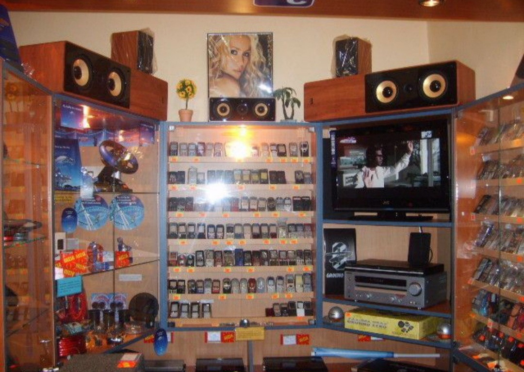 Nábytok do predajne - 3