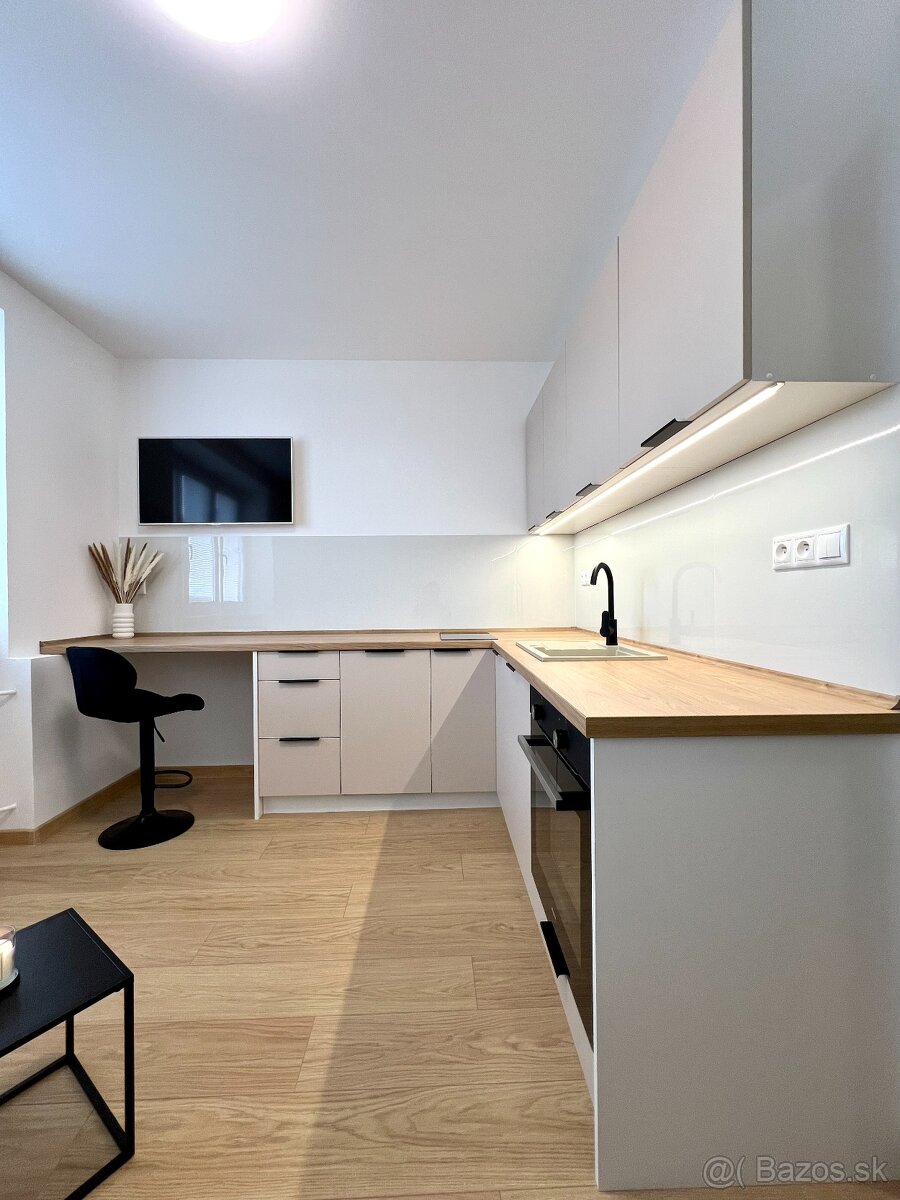 REZERVOVANÉ Exkluzívny byt, garsónka NMnV so záhradkou - 3