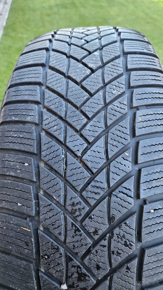 Predam pneu 225/60r17 - 3