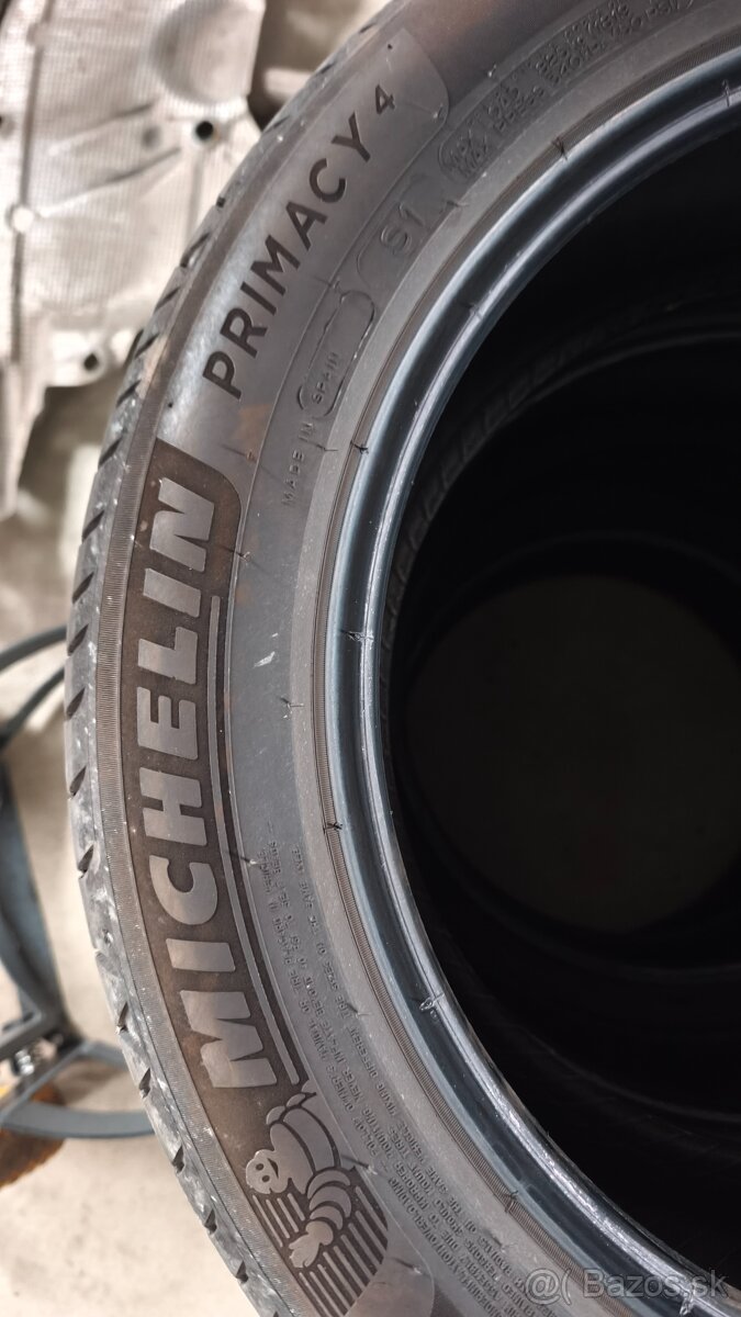 Michelin 235/50R18 - 3