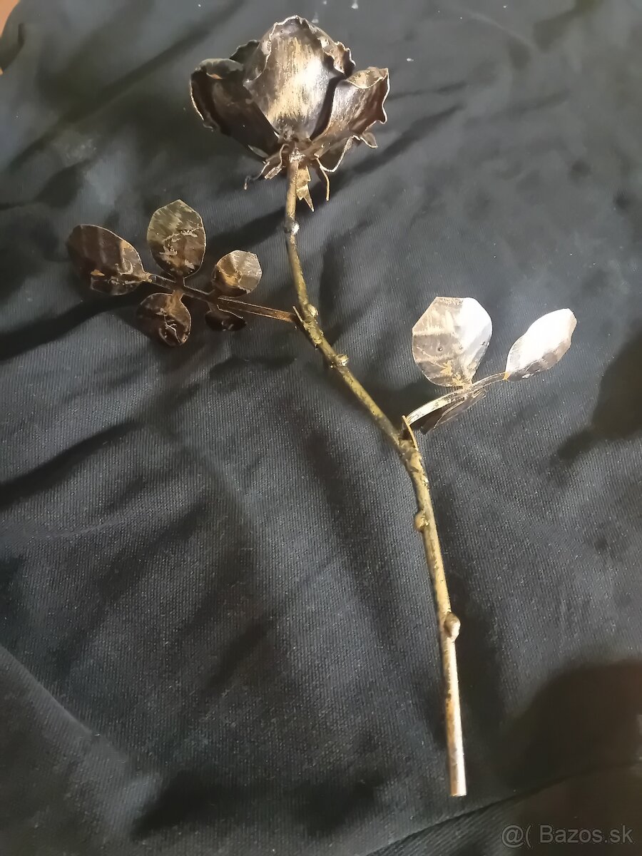 Patinované oceľové ruže - 3