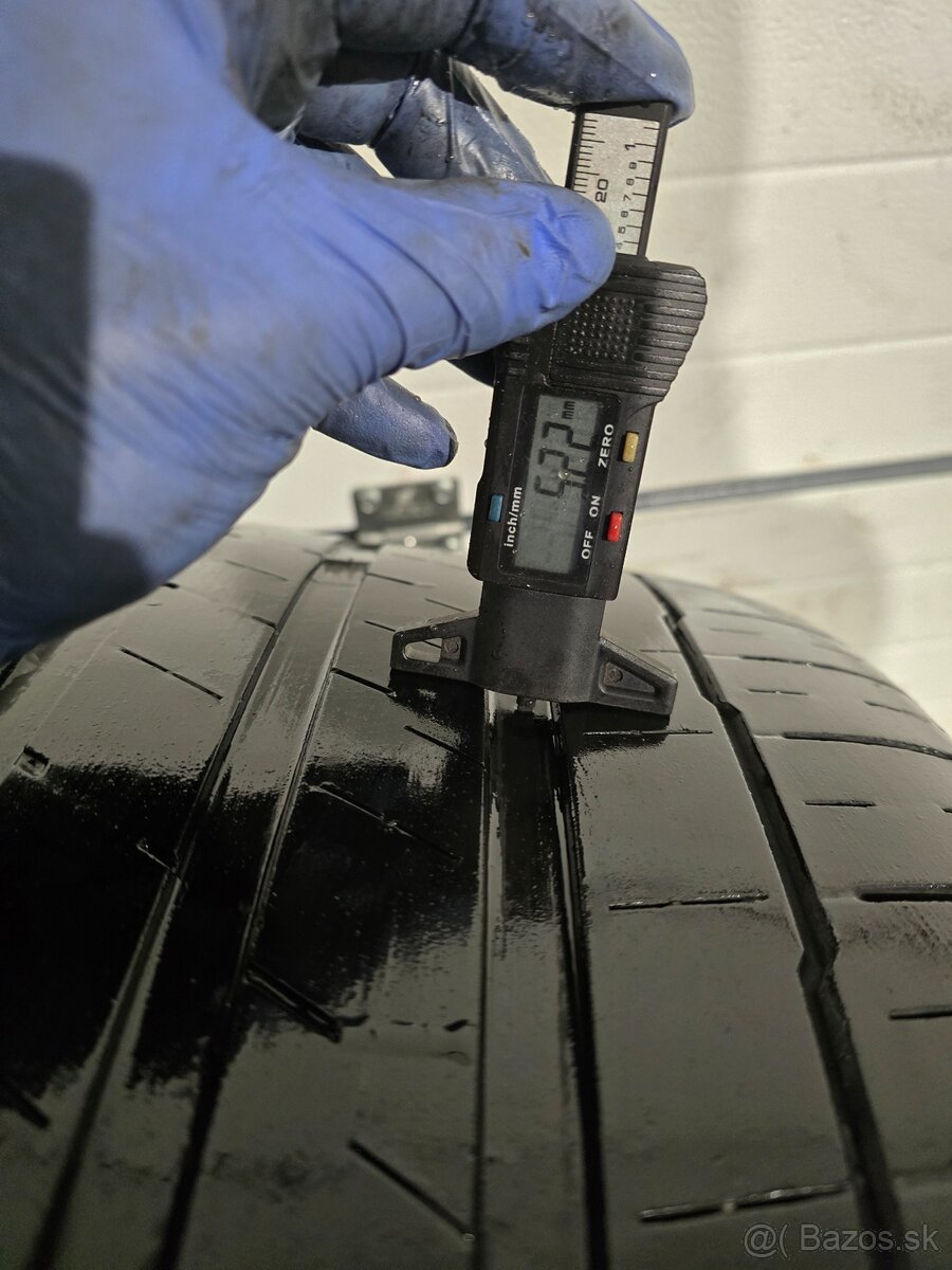 Letné Pneu 285/40 R22 - 3