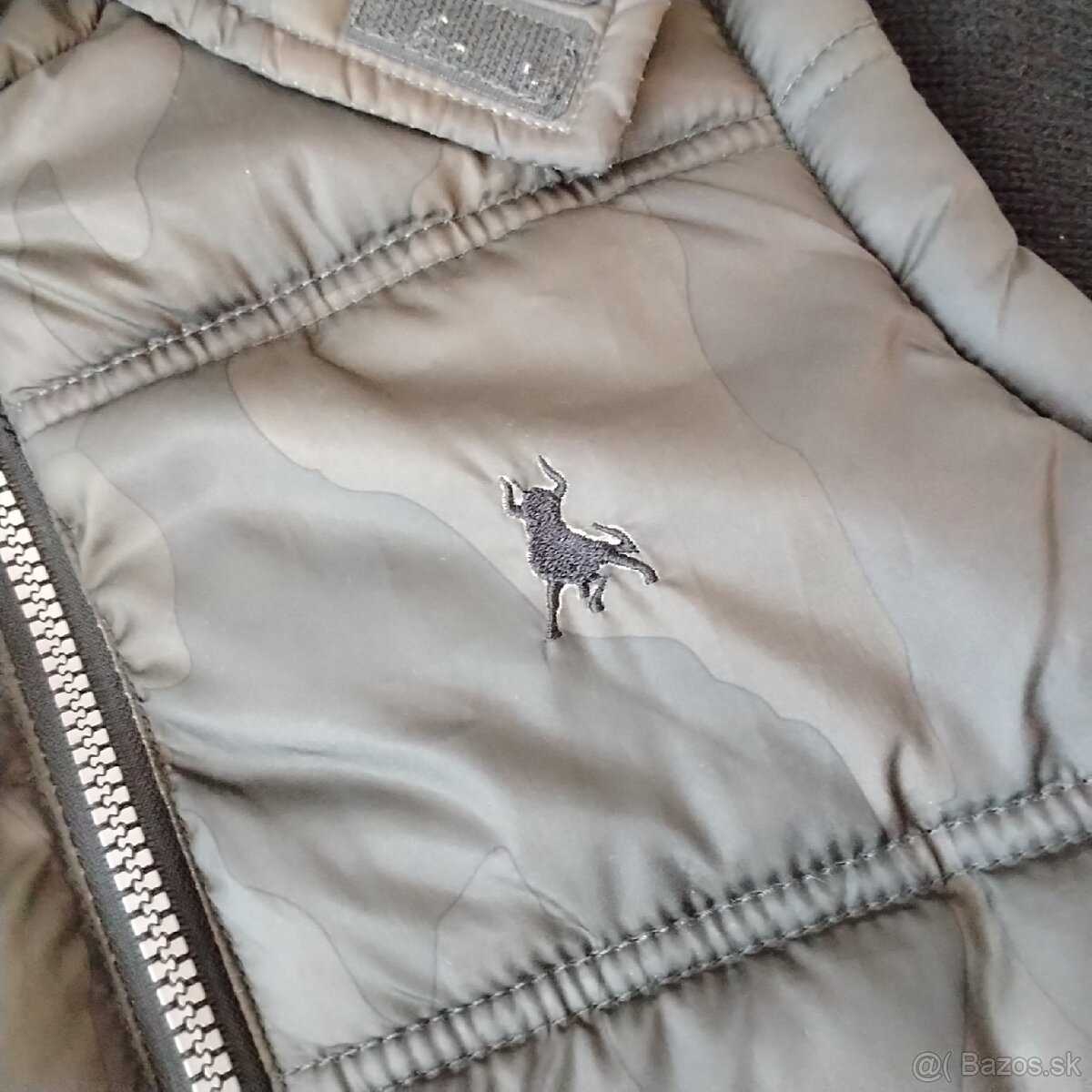 Teplá maskáčová hybridná army puffer bunda/vesta s kapucňou - 3