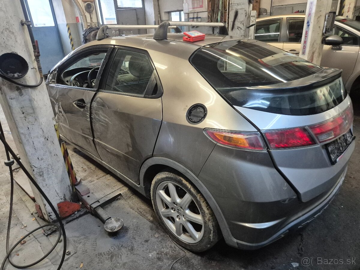 Predám Náhradné diely Honda civic 8G - 3