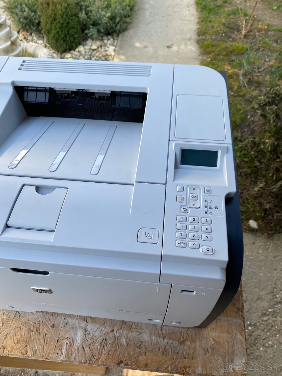 2x HP LaserJet P3015 stav náplne čierna 70% a 80% - 3