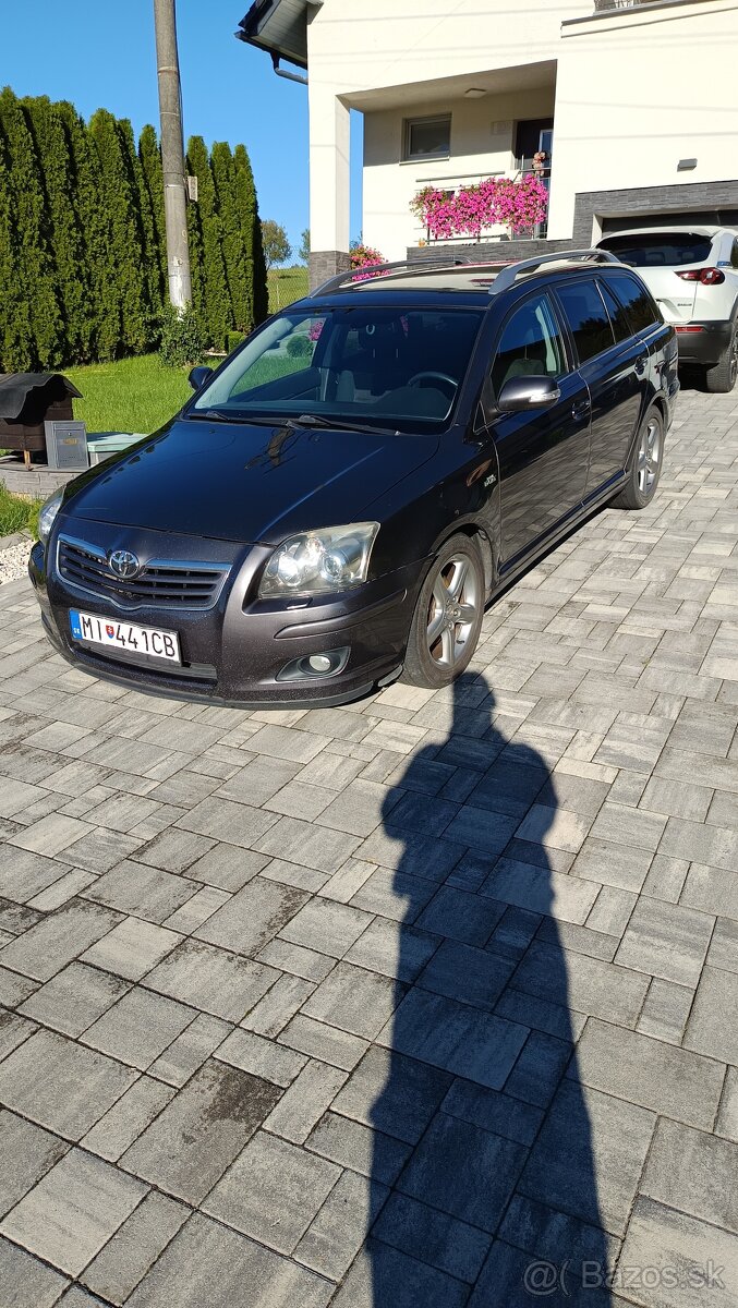 Predam Toyotu Avensis 2.2 D4D-cat - 3