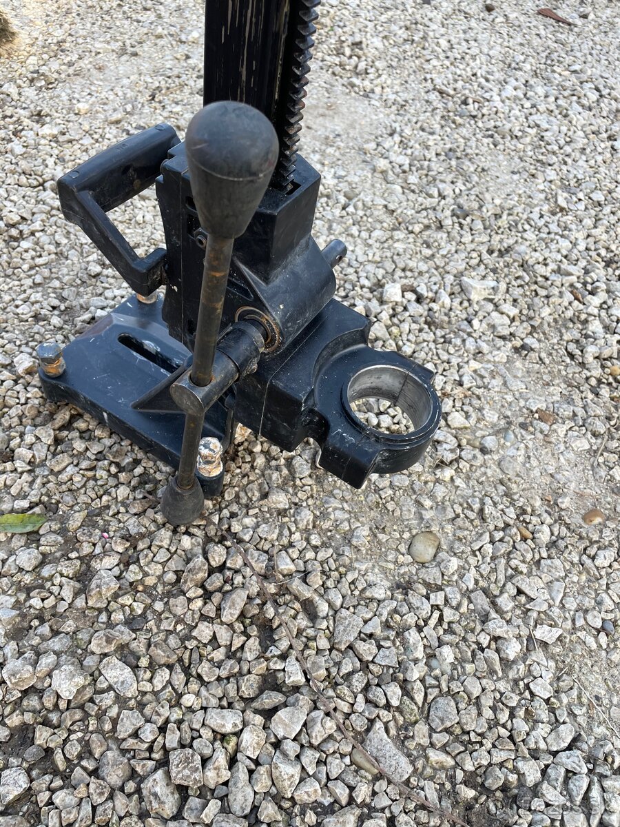 Predám stojan na jadrovú vŕtačku - 3