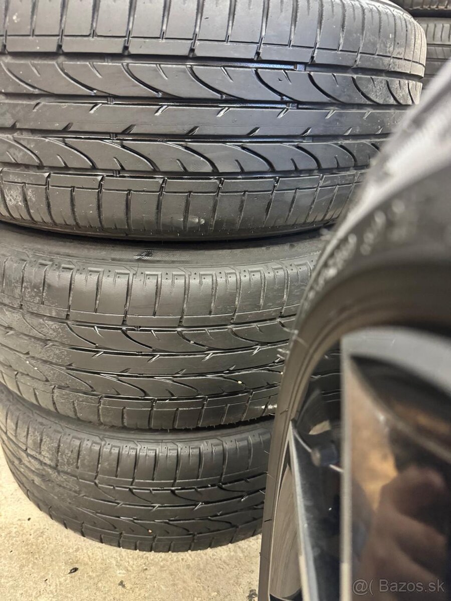 ORIGINAL SKODA KAROQ SPORTLINE VEGA R19 5x112 225/45/19 - 3