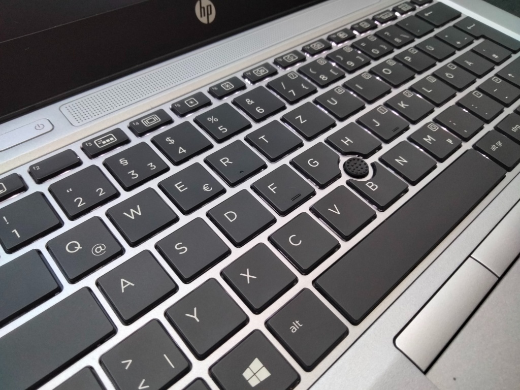 HP elitebook 725 G4 ,AMD A10 quad core , 16gb ram , ssd - 3