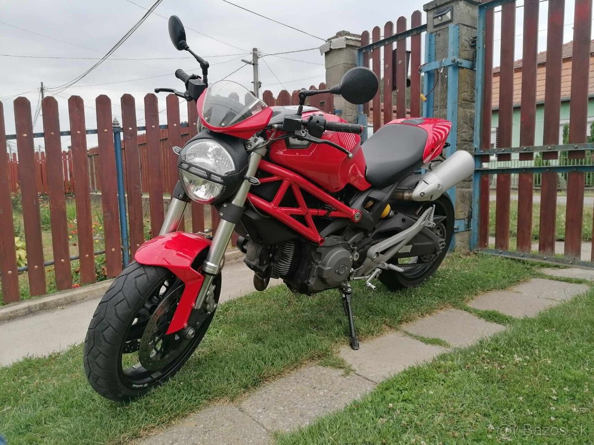 Ducati Monster 696+ - 3