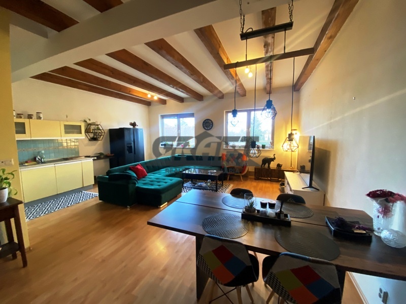 Na predaj veľký 4-izb. mezonetový byt – Rovinka - 3