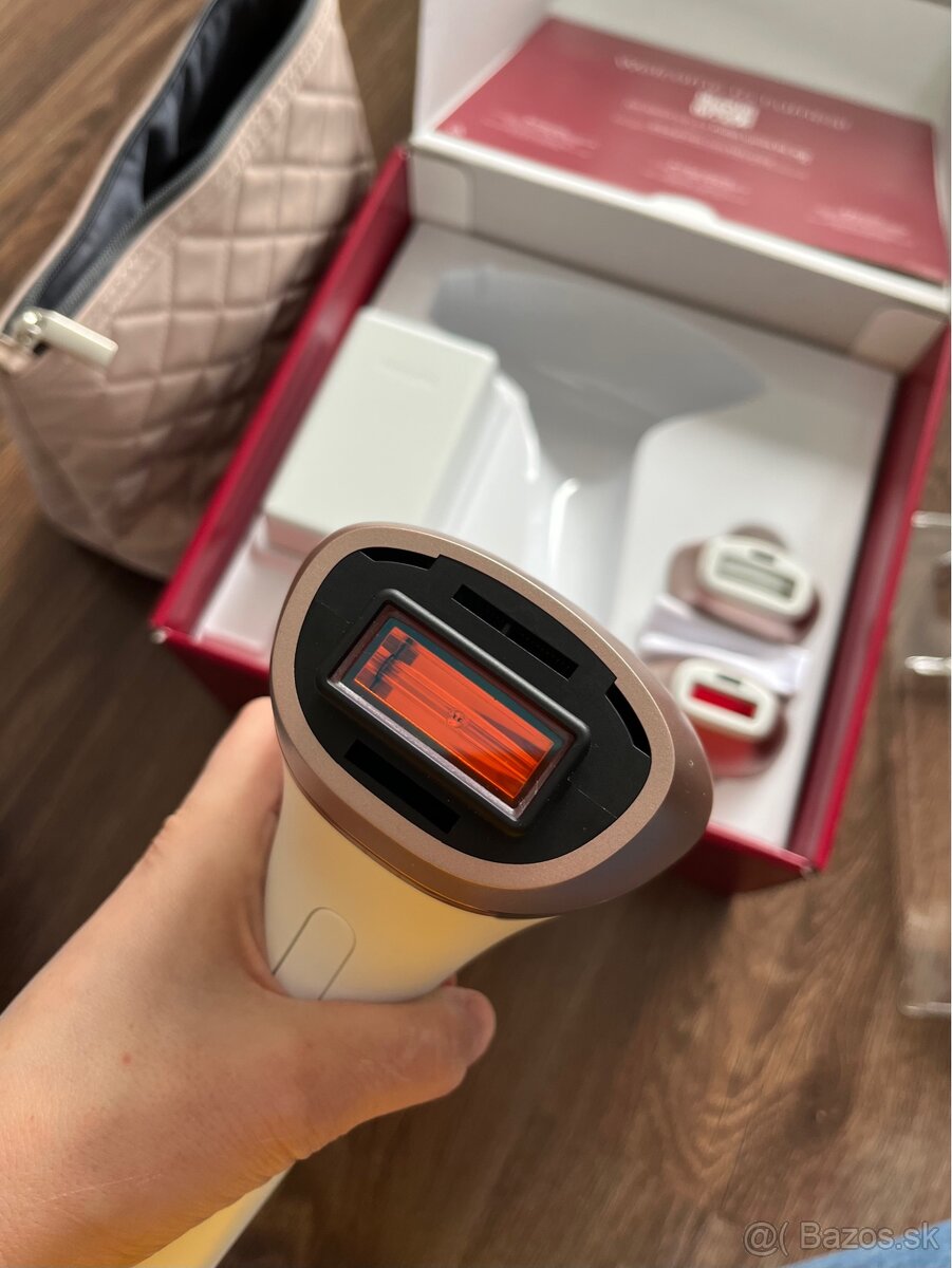 IPL epilátor Philips Lumea Series 9900 - 3